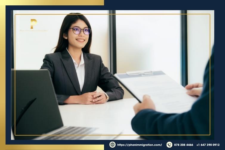 Job Offer Canada là tấm vé thông hành quan trọng với ứng viên
