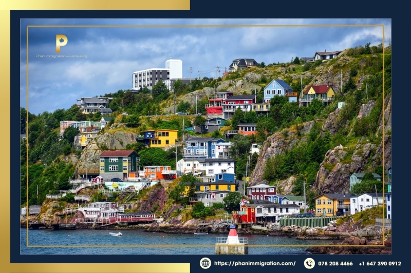 Bang Newfoundland và Labrador rộng lớn có diện tích khoảng 405.000 km² và ít dân cư