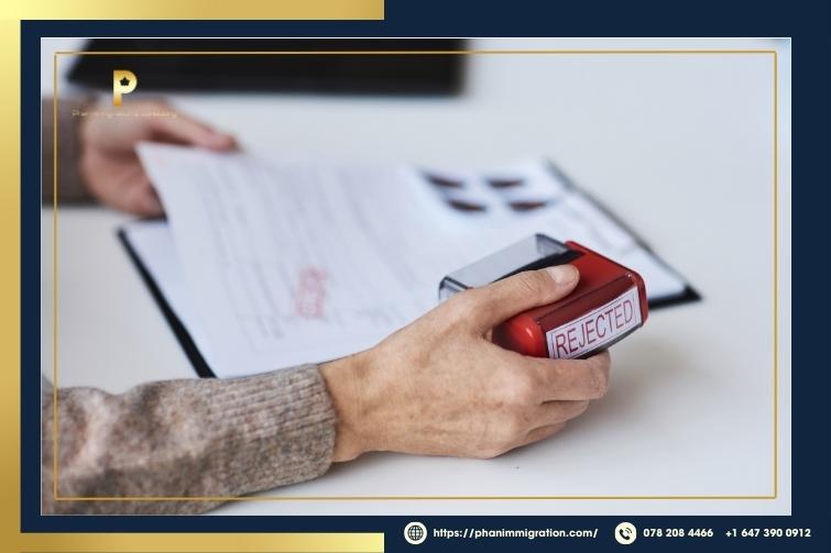 Bạn cần xem xét kỹ lý do từ chối Visa Canada để tìm cách cải thiện