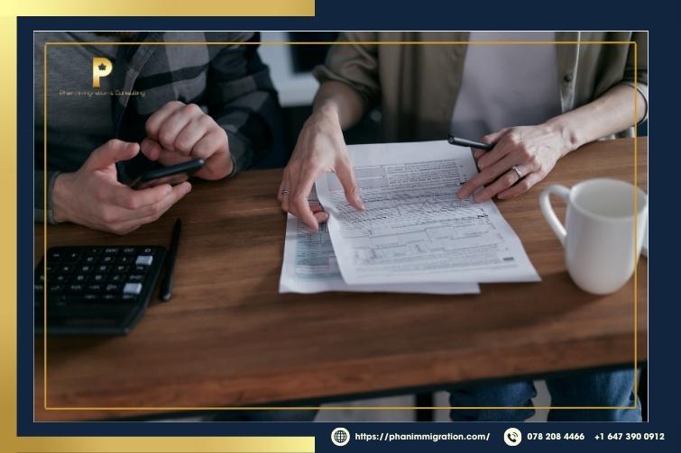 Người phỏng vấn cần chuẩn bị các biểu mẫu cần thiết