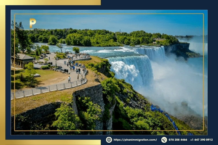 Ontario sở hữu thắng cảnh nổi tiếng thế giới như thác Niagara tuyệt đẹp